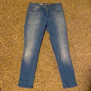 High Rise Jegging Crop